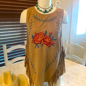 Umgee Boho Fringe Tank embellished with embroidered floral design Size L